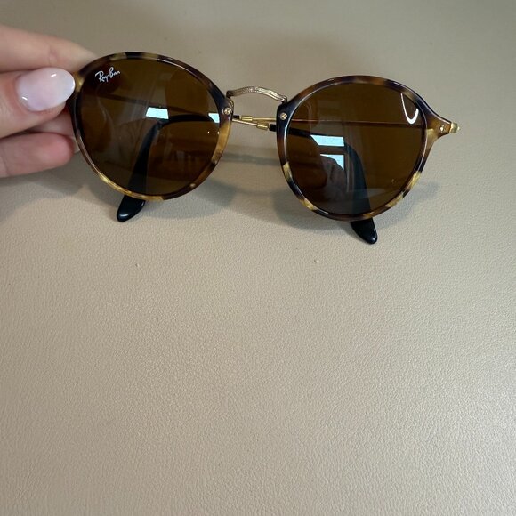 Ray Ban RB2447 Round Tortoise Gold Sunglasses - Picture 1 of 6